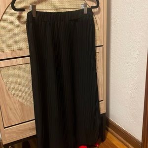 Sincerely Jules Black Pleated Midi Skirt